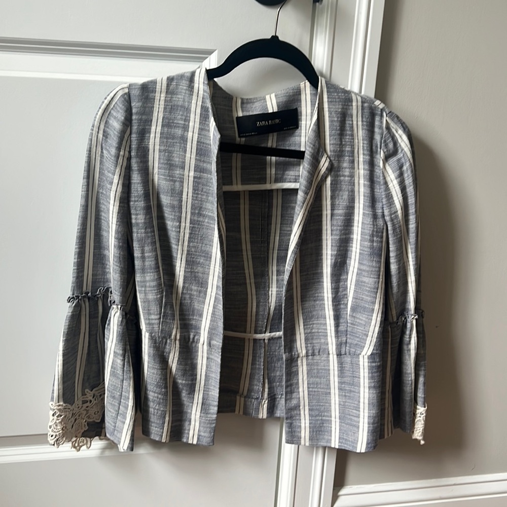 Cute summery flowy blazer from Zara
